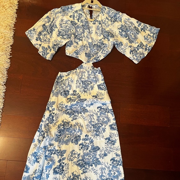 Reformation Dress - Picture 2 of 4